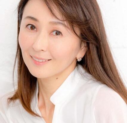 49歳女優「やっと復活。アラフィフは回復するのに時間がかかる」細菌による感染症を…